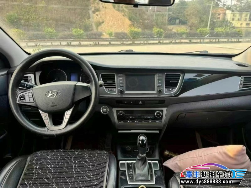 17年现代名图轿车抵押车出售