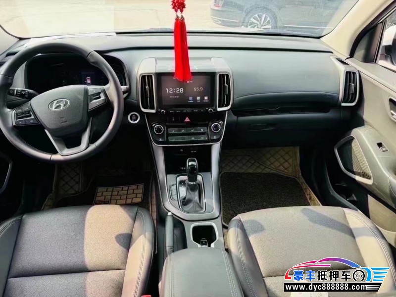 18年现代ix35轿车抵押车出售