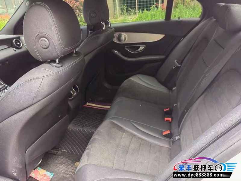 18年奔驰C轿车抵押车出售