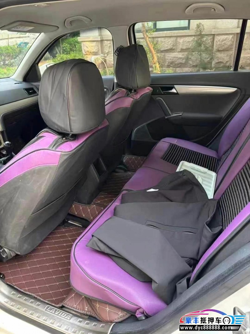 15年大众朗行轿车抵押车出售