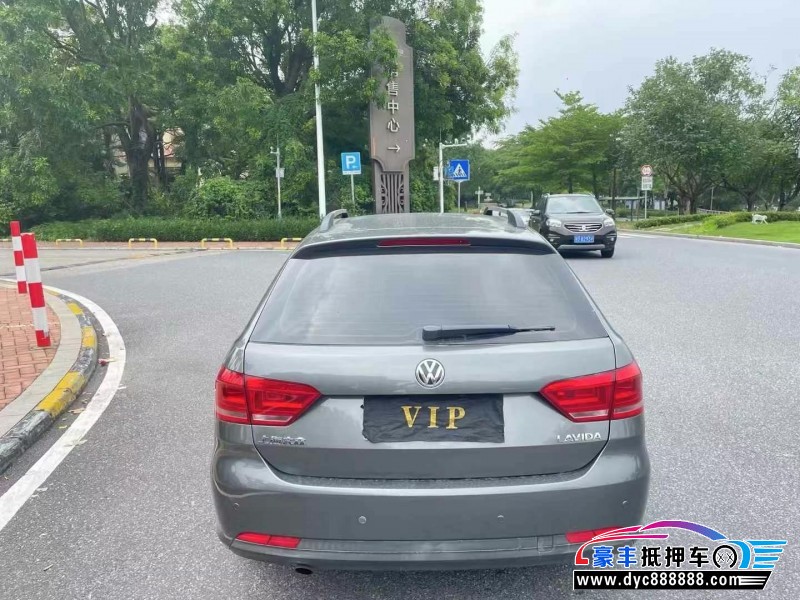 14年大众朗行轿车抵押车出售