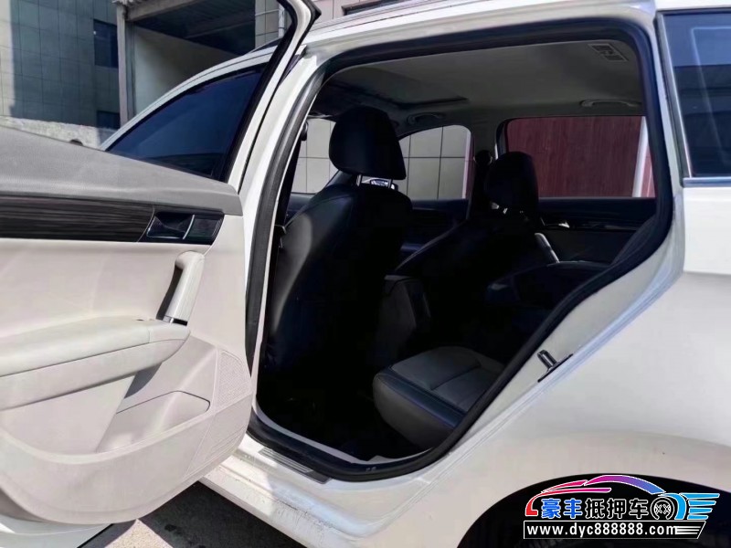 14年大众朗行轿车抵押车出售