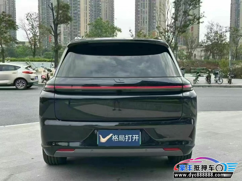 23年理想L8轿车抵押车出售