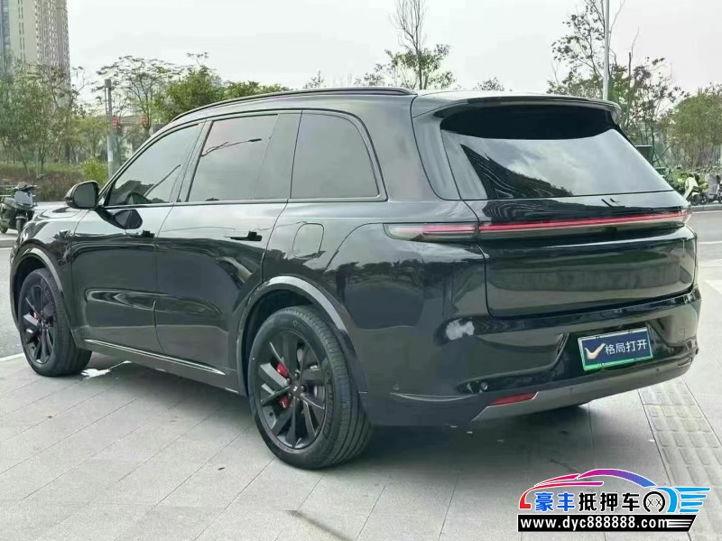 23年理想L8轿车抵押车出售