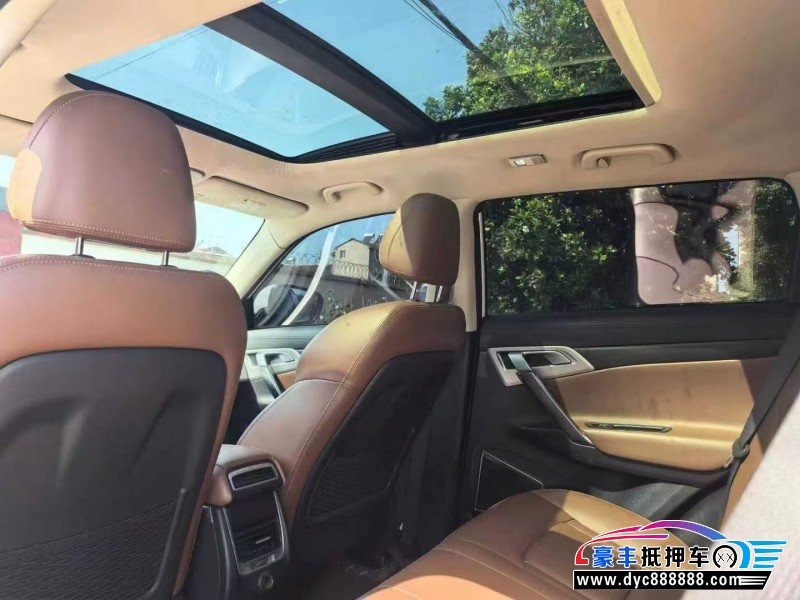 16年吉利博越轿车抵押车出售