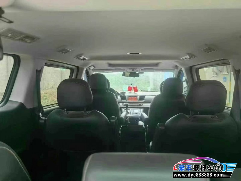 18年上汽大通G10轿车抵押车出售