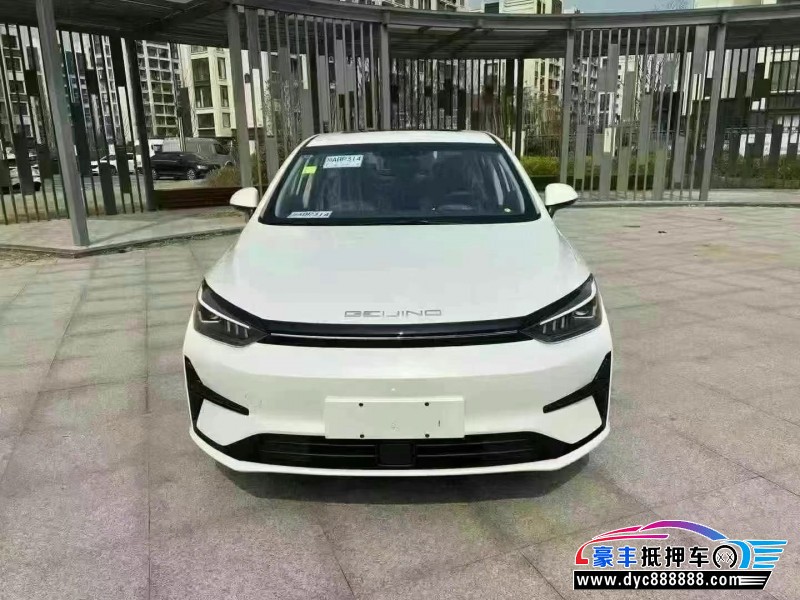 抵押车出售25年北汽新能源EU系列轿车