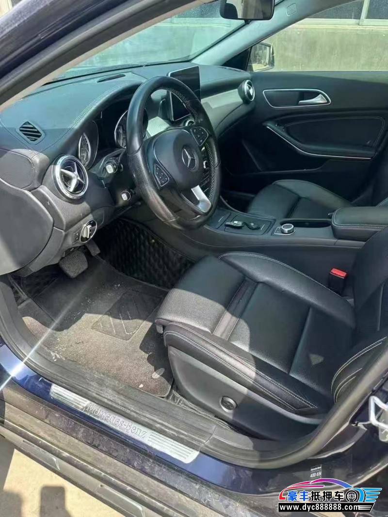 17年奔驰GLA轿车抵押车出售