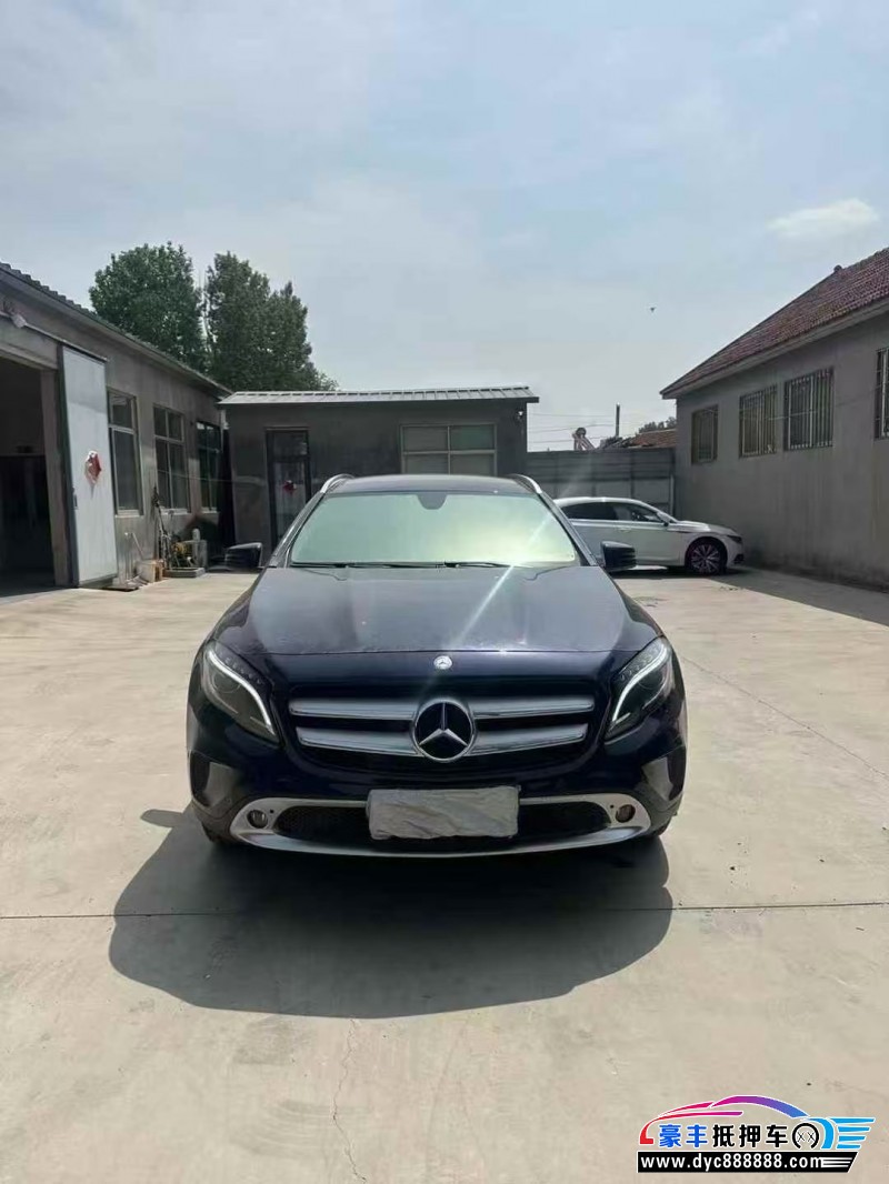 17年奔驰GLA轿车抵押车出售