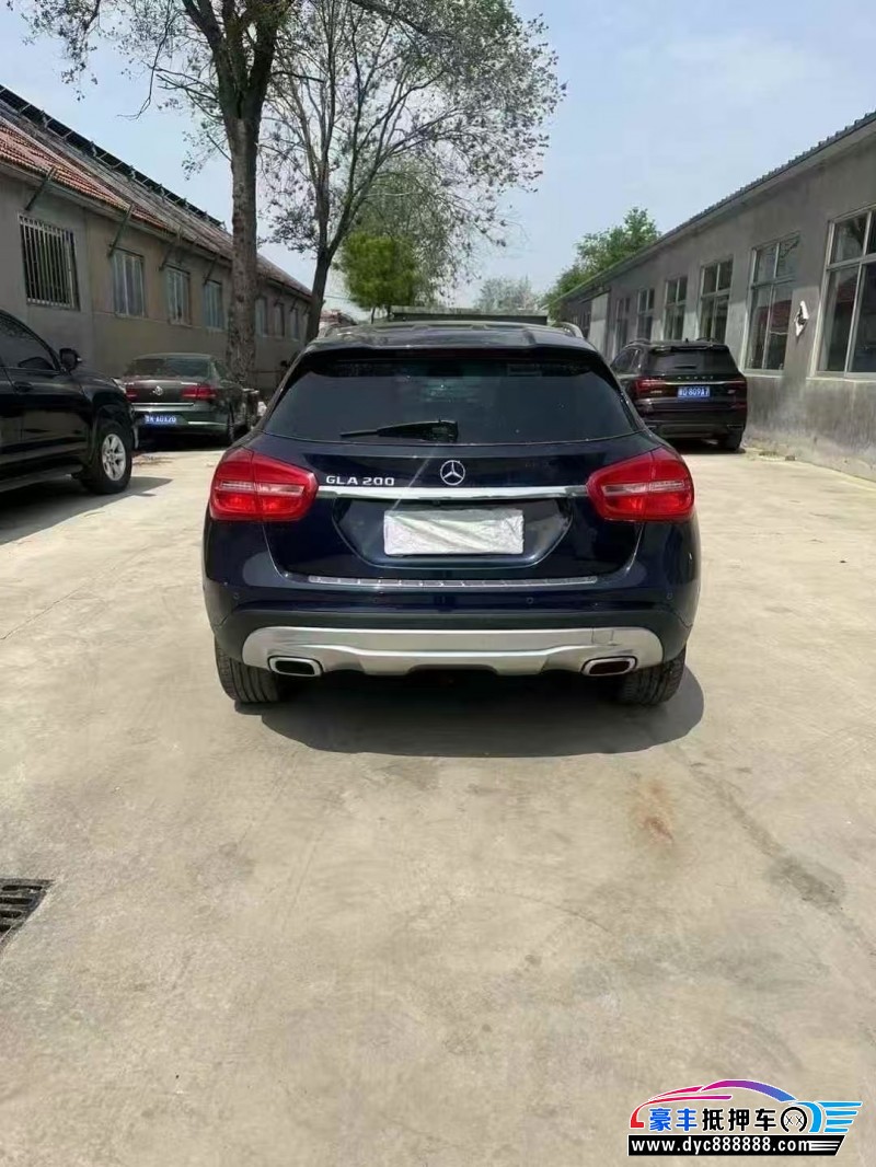 17年奔驰GLA轿车抵押车出售
