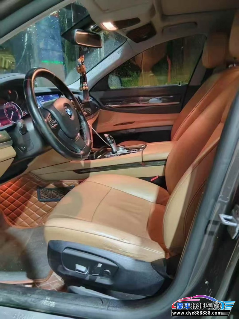 13年宝马7系轿车抵押车出售