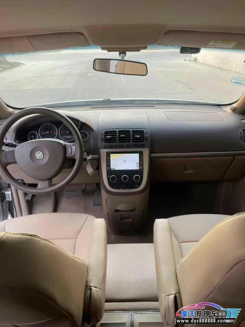 13年别克GL8轿车抵押车出售