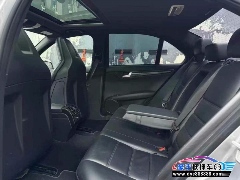 14年奔驰C轿车抵押车出售