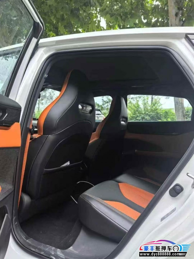 25年长安长安UNI轿车抵押车出售