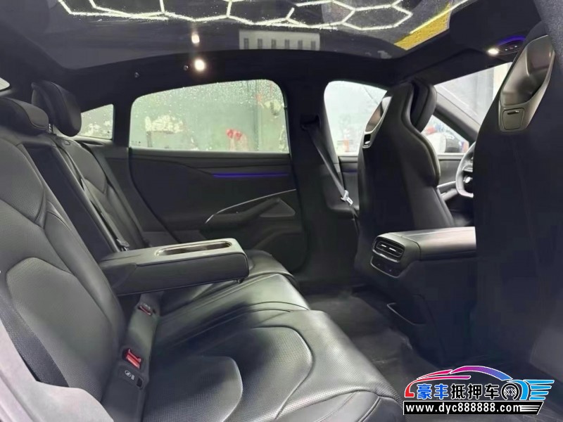 24年小米SU7轿车抵押车出售