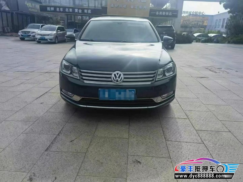 12年大众迈腾轿车