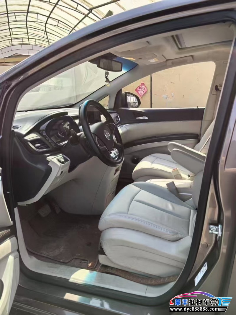 20年别克GL8轿车抵押车出售