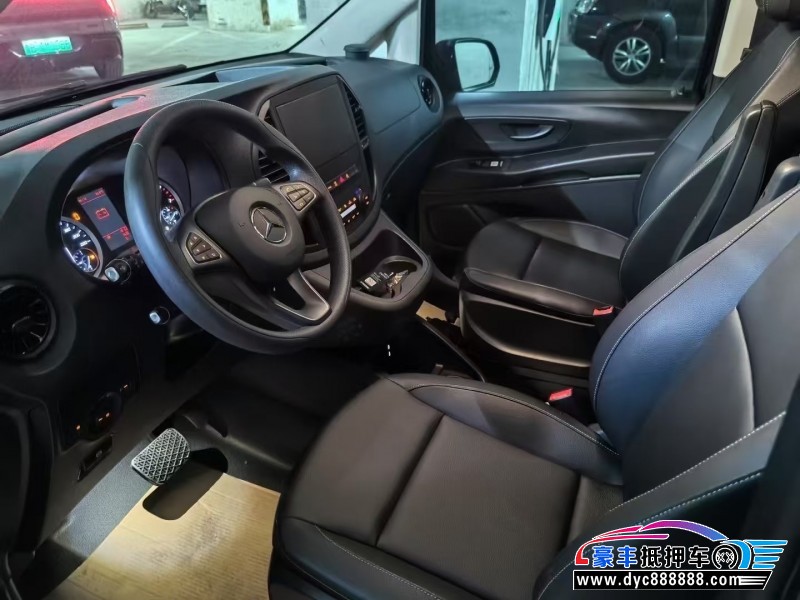 23年奔驰威霆轿车抵押车出售