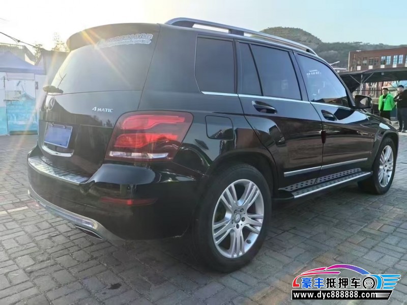 13年奔驰GLK轿车抵押车出售