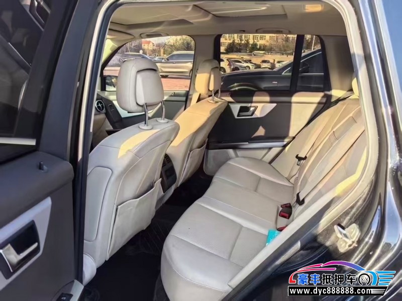 13年奔驰GLK轿车抵押车出售