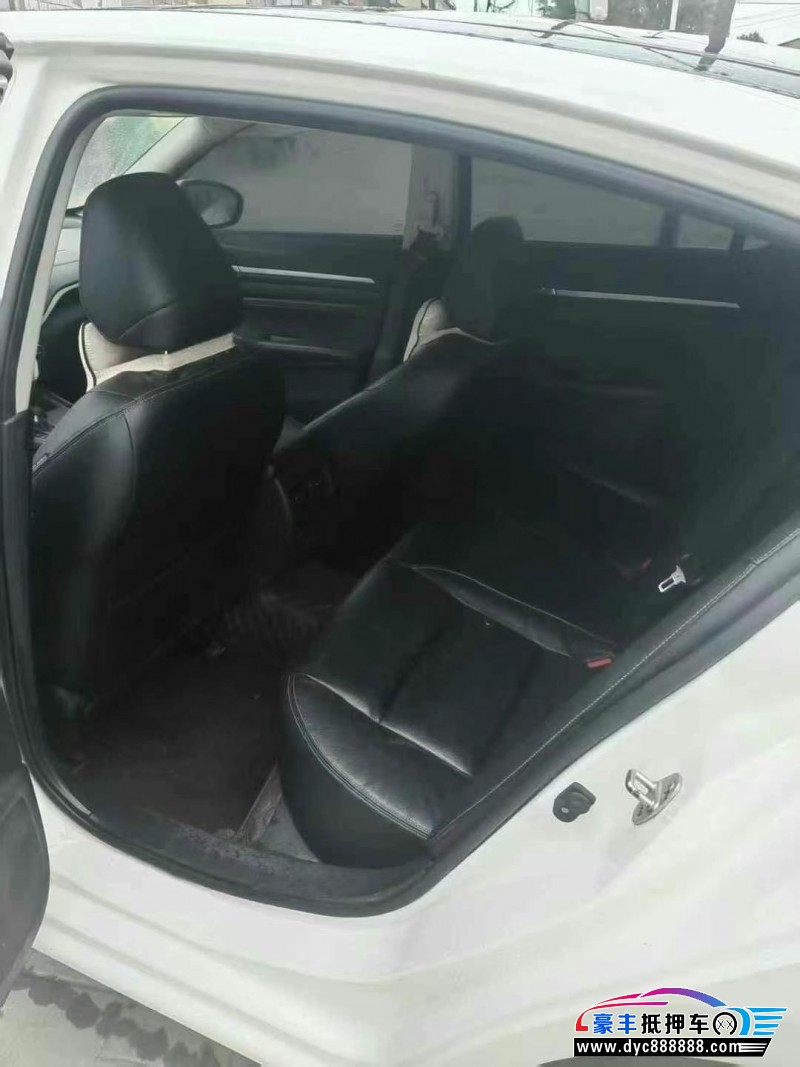 20年日产天籁轿车抵押车出售