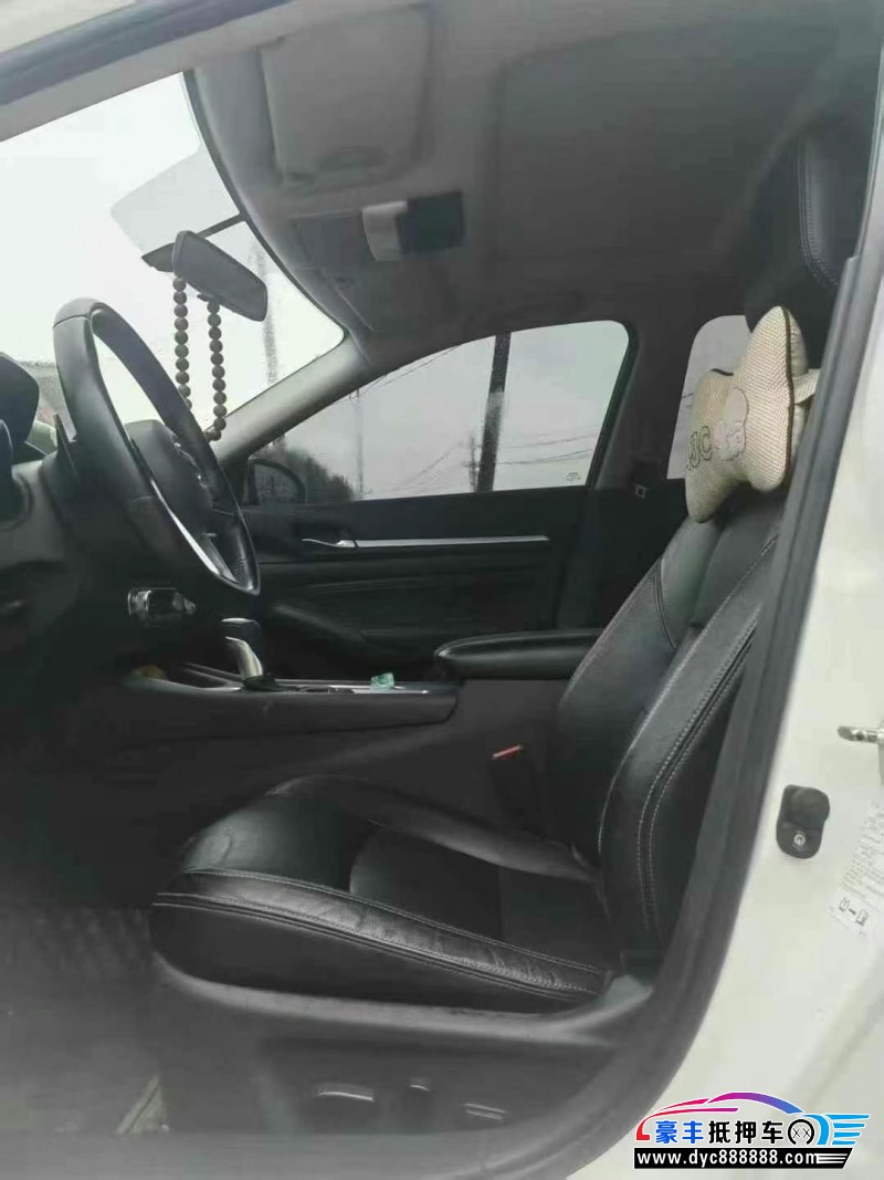 20年日产天籁轿车抵押车出售