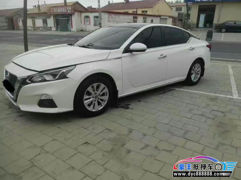 20年日产天籁轿车抵押车出售