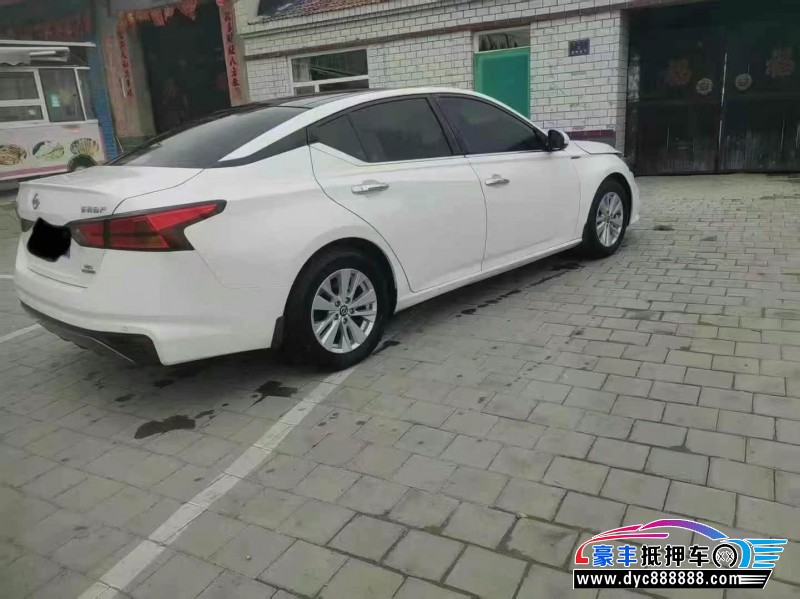 20年日产天籁轿车抵押车出售