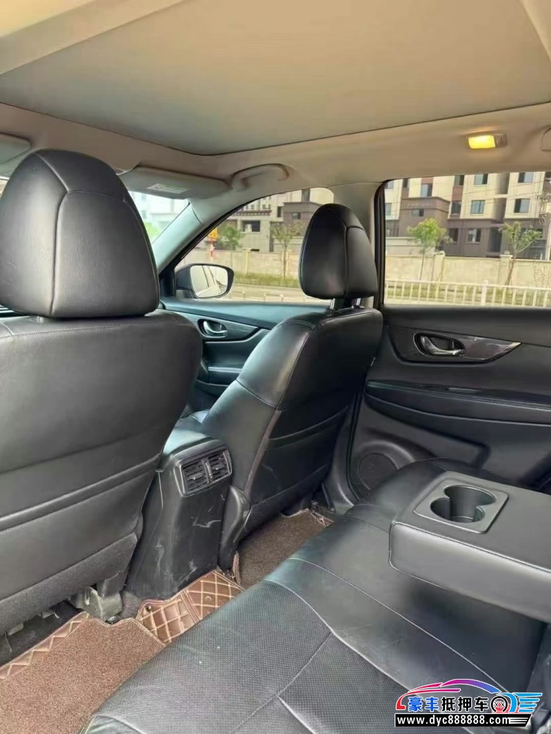 18年日产奇骏SUV抵押车出售