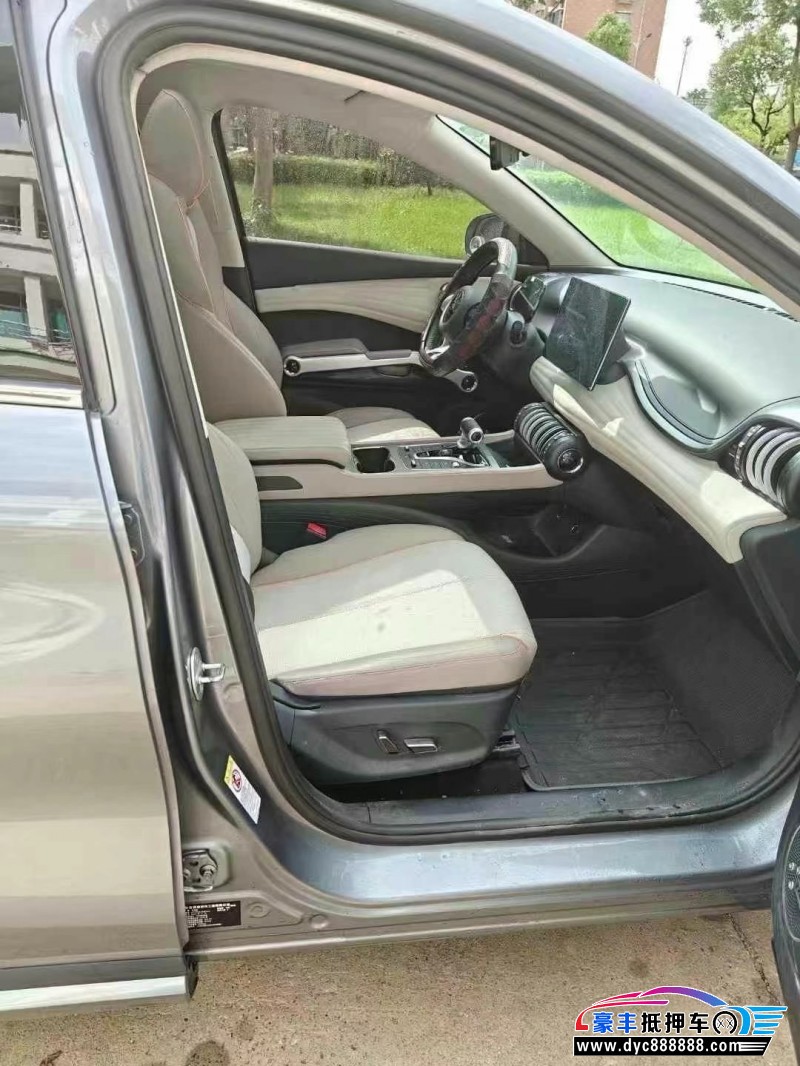 24年比亚迪元轿车抵押车出售