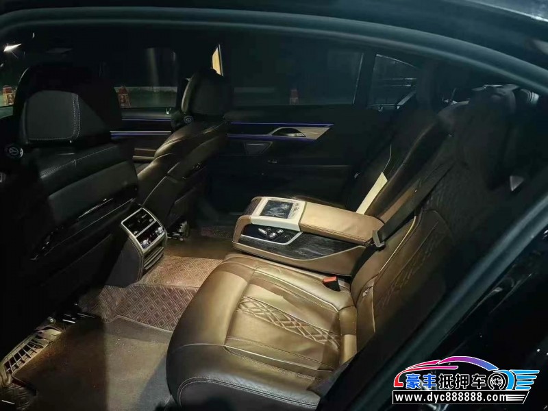 21年宝马7系轿车抵押车出售