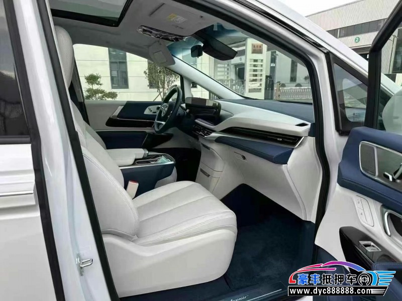 24年别克世纪轿车抵押车出售