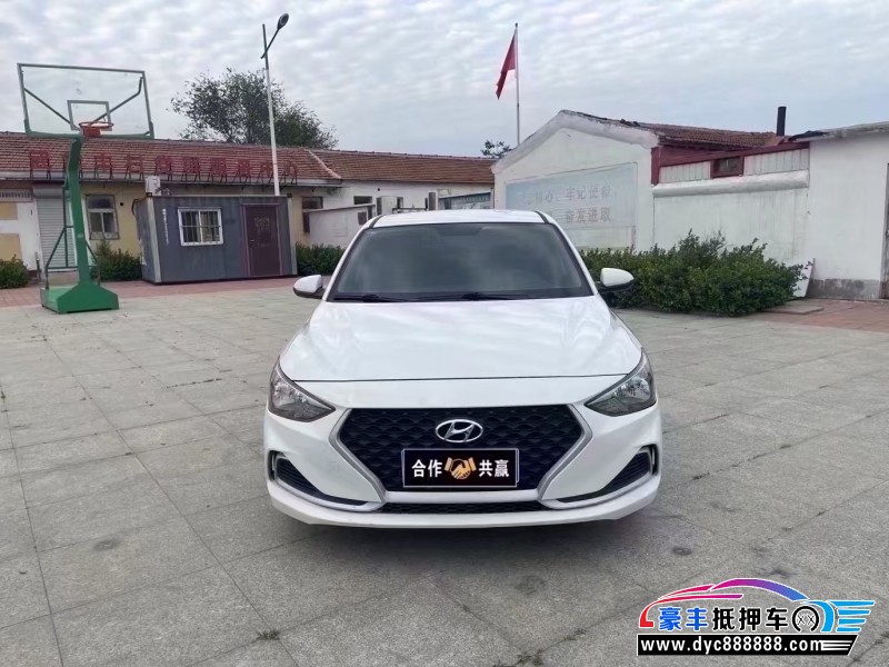 抵押车出售20年现代悦动轿车