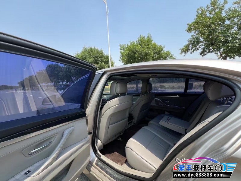 13年宝马5系轿车抵押车出售