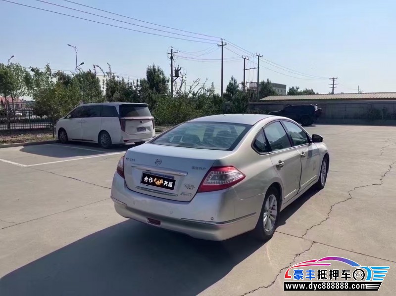 11年日产天籁轿车抵押车出售