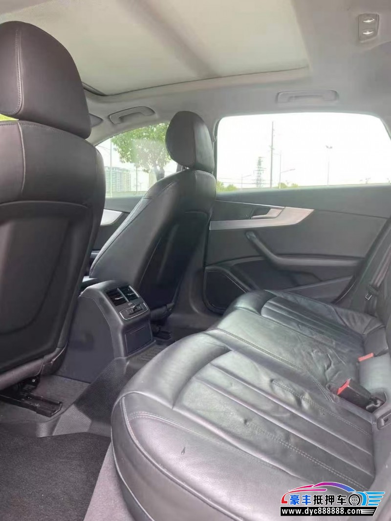 18年奥迪A4L轿车抵押车出售