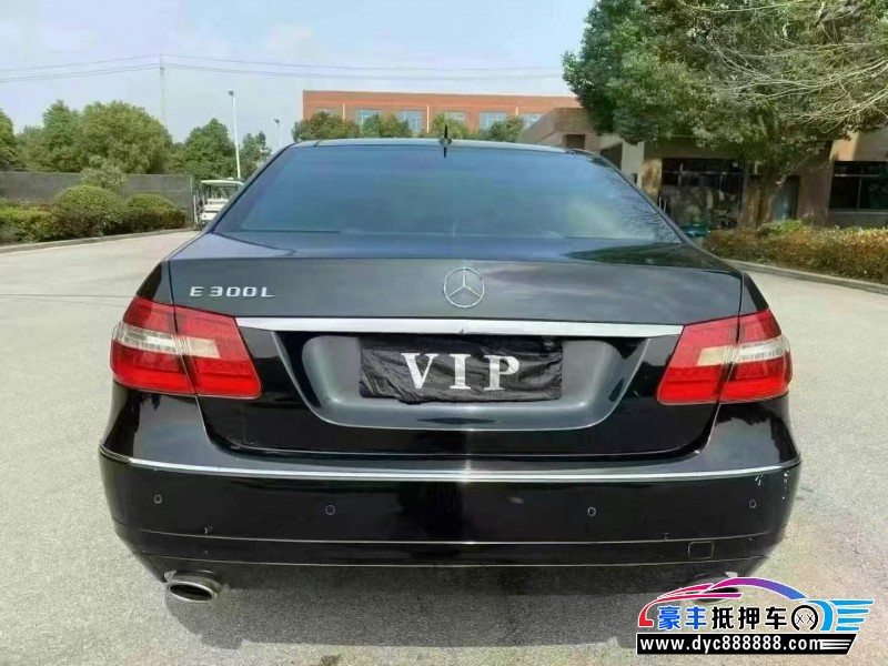 10年奔驰E轿车抵押车出售