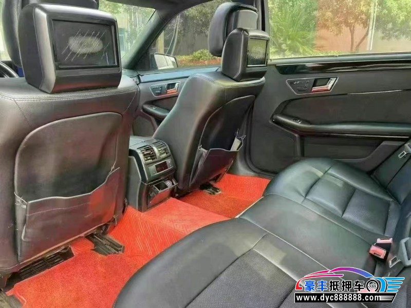 10年奔驰E轿车抵押车出售