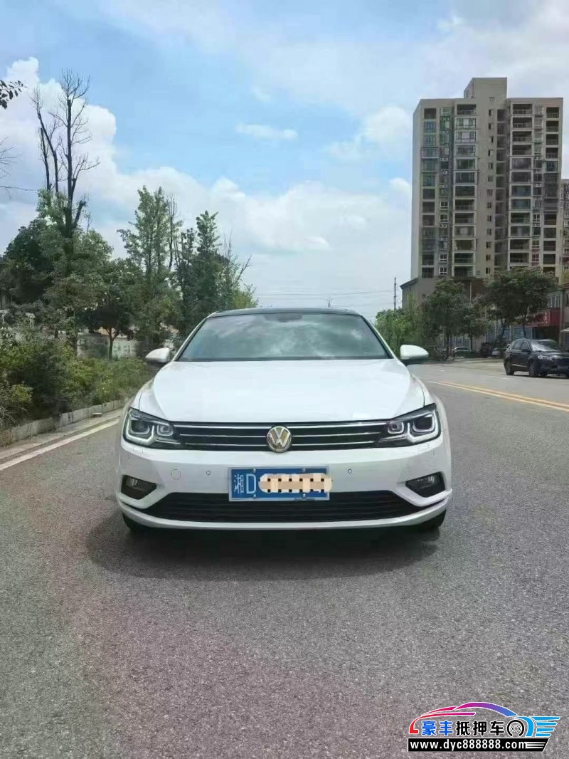 15年大众凌渡轿车抵押车出售