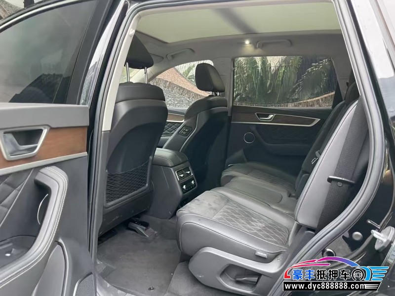 21年红旗HS7轿车抵押车出售