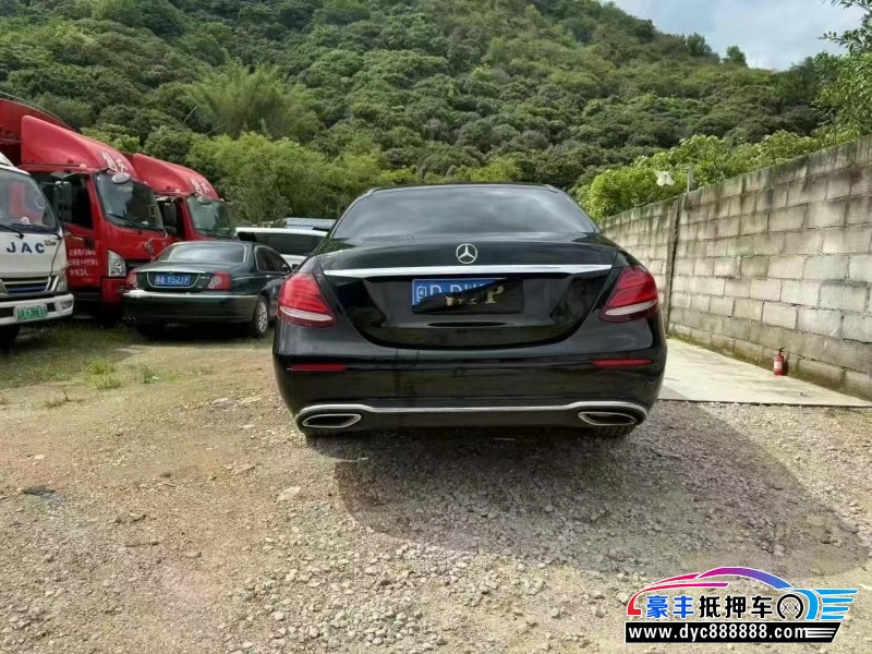17年奔驰E轿车抵押车出售
