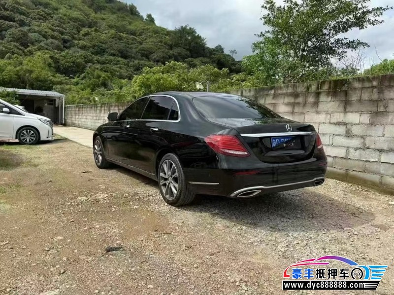 17年奔驰E轿车抵押车出售
