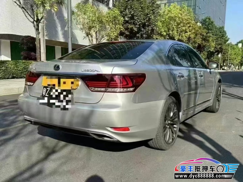 16年雷克萨斯LS轿车抵押车出售