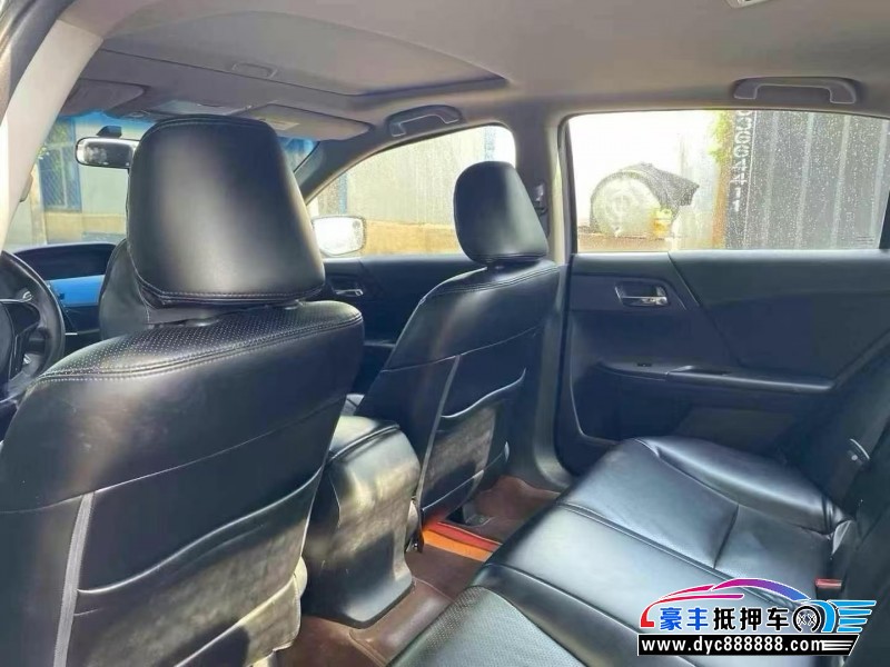 16年本田雅阁轿车抵押车出售