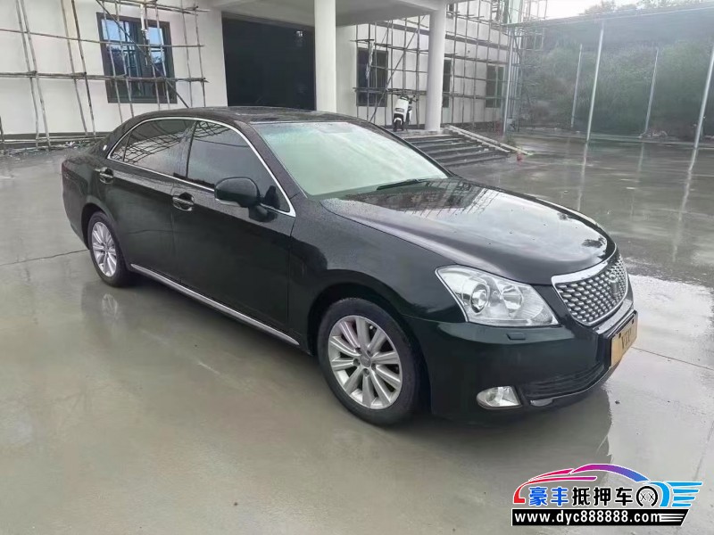 12年丰田皇冠轿车抵押车出售