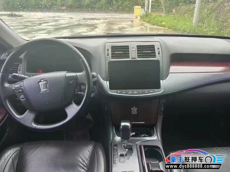 12年丰田皇冠轿车抵押车出售