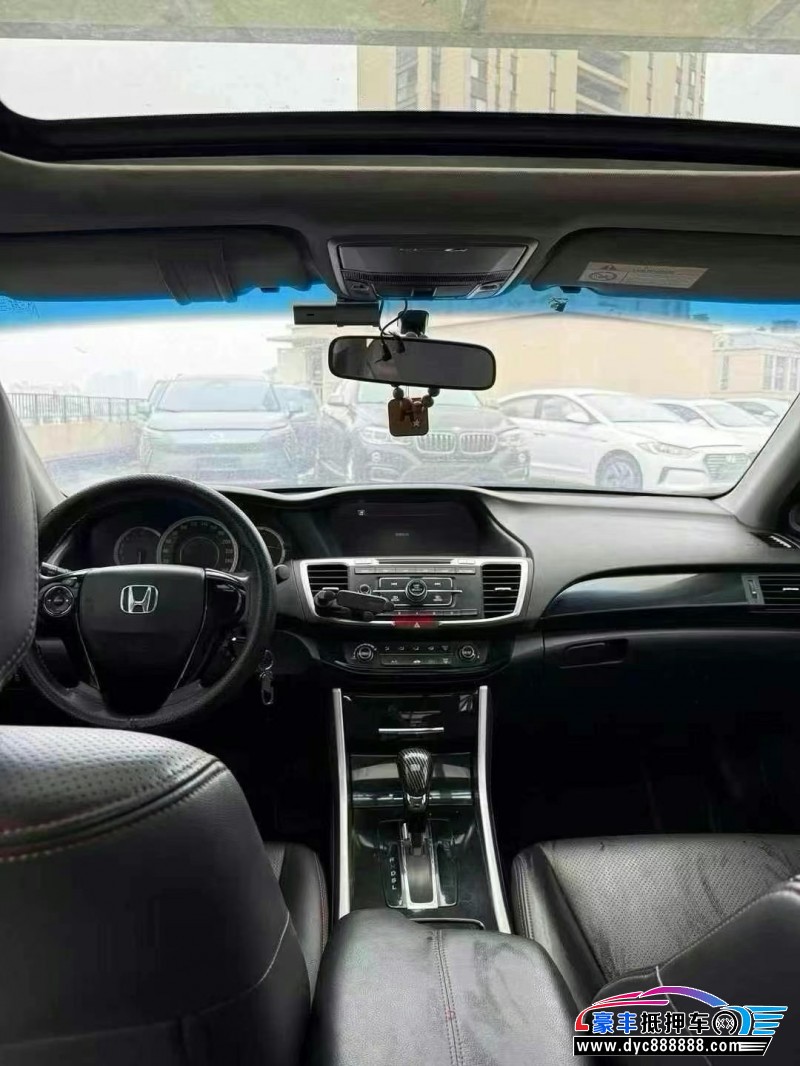 17年本田雅阁轿车抵押车出售