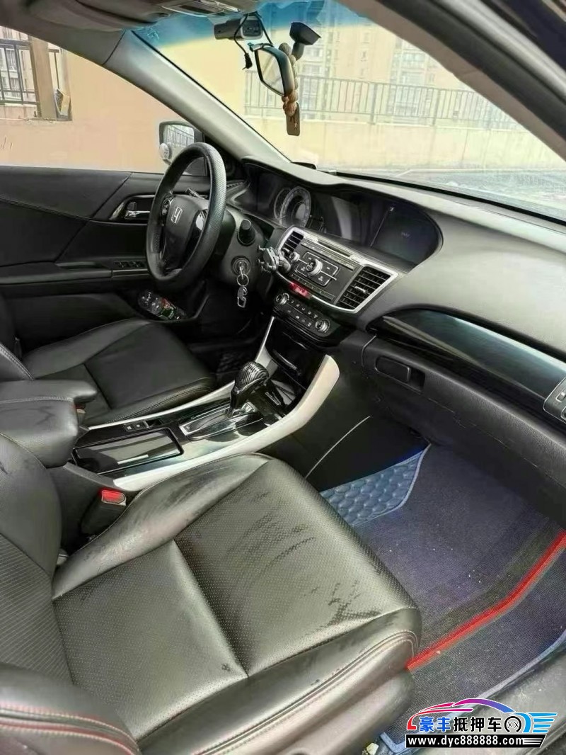 17年本田雅阁轿车抵押车出售