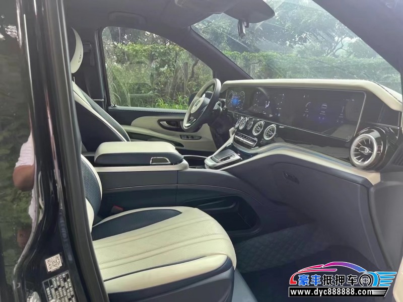 24年奔驰威霆轿车抵押车出售