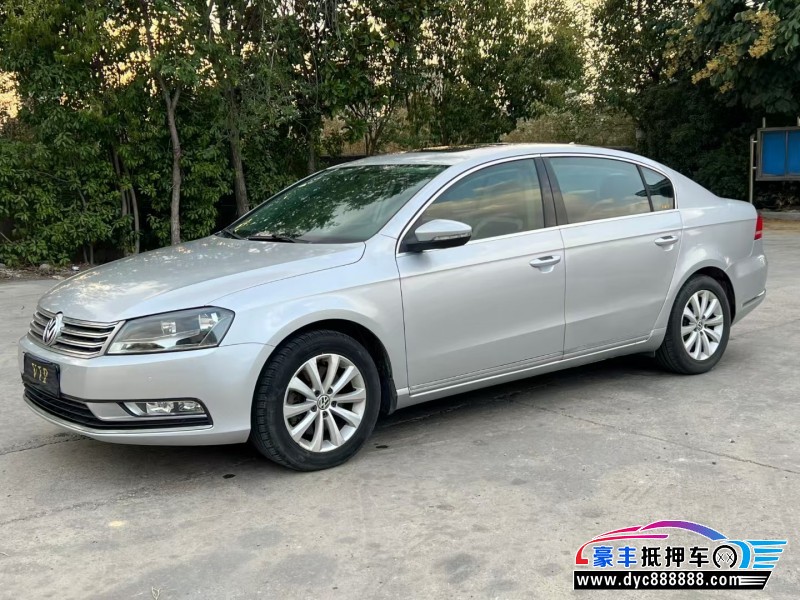 13年大众迈腾轿车抵押车出售